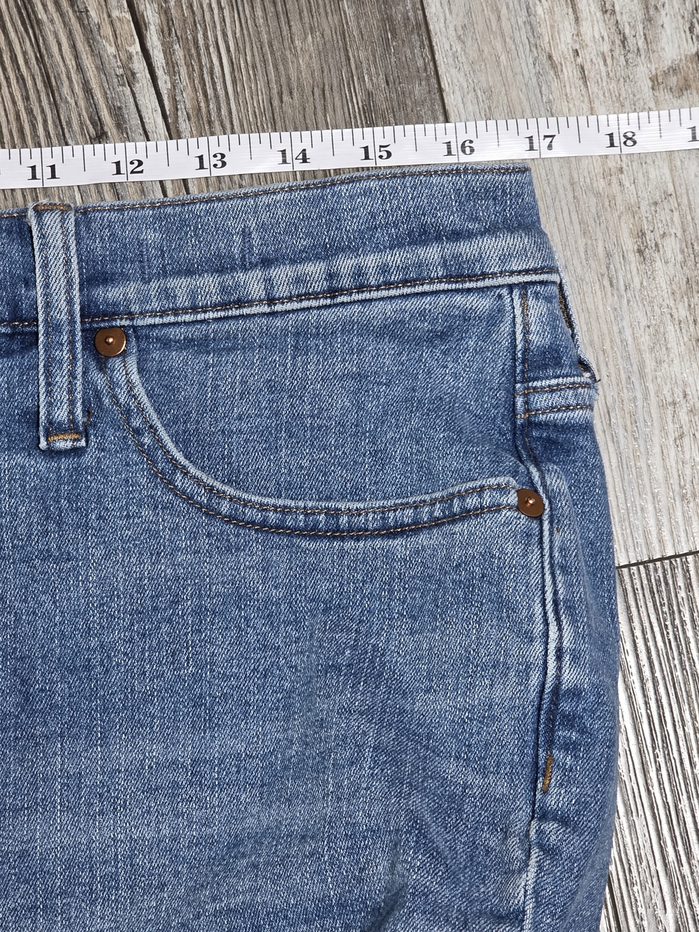 Madewell Women's Mid-rise Kick Out Mini-flare Rawhem Jeans Sz 31T - Picture 5 of 10